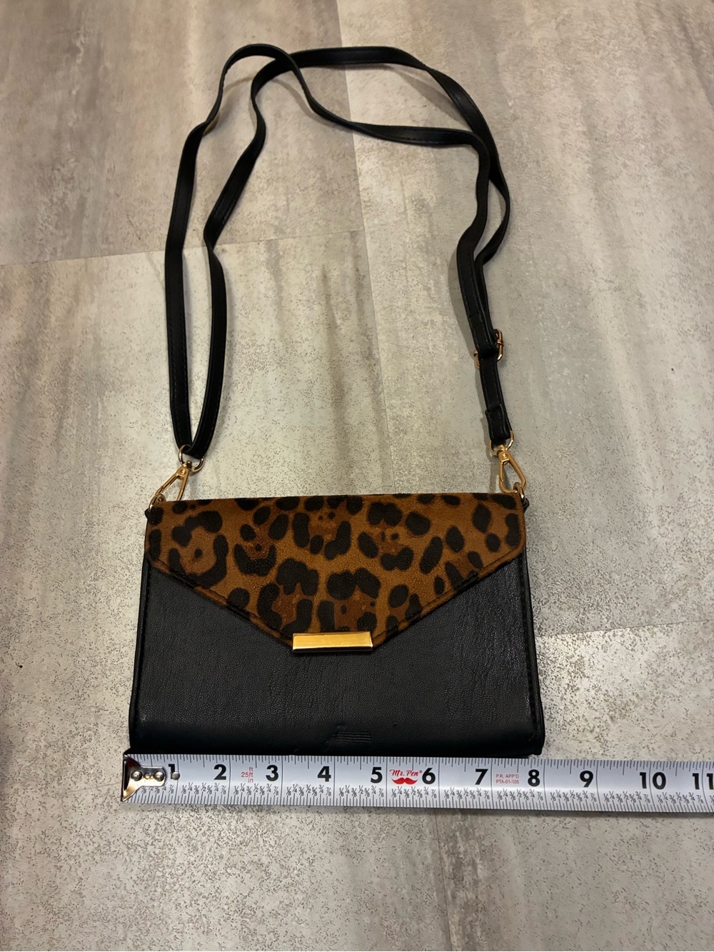 Leopard Accent Black Crossbody Bag - Savethegirls - Picture 4 of 8